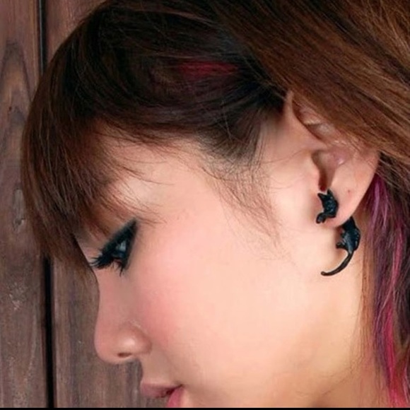 Panther Cat Earrings - Picture 2 of 8